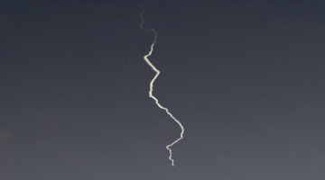 4 دول خليجية تتعرض لهجمات إيرانية.. إصابات بدبي وحريق بـناقلة كويتية